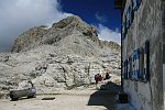 40 Dietro il rifugio